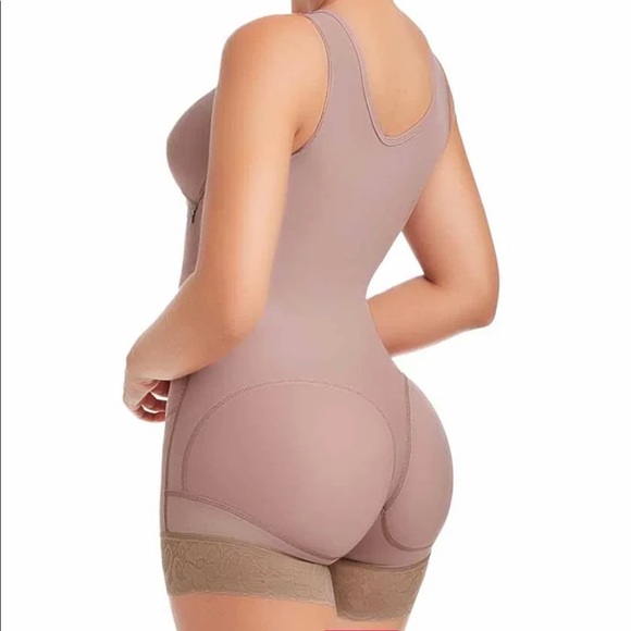 Shapewear - Picture 2 of 5